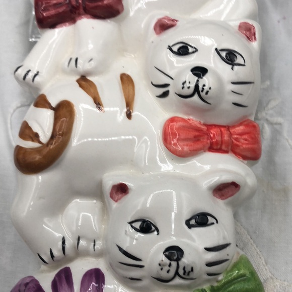 Cat Wall Hanging with Stacked Cats Ceramic 7 1/2" - Picture 4 of 5